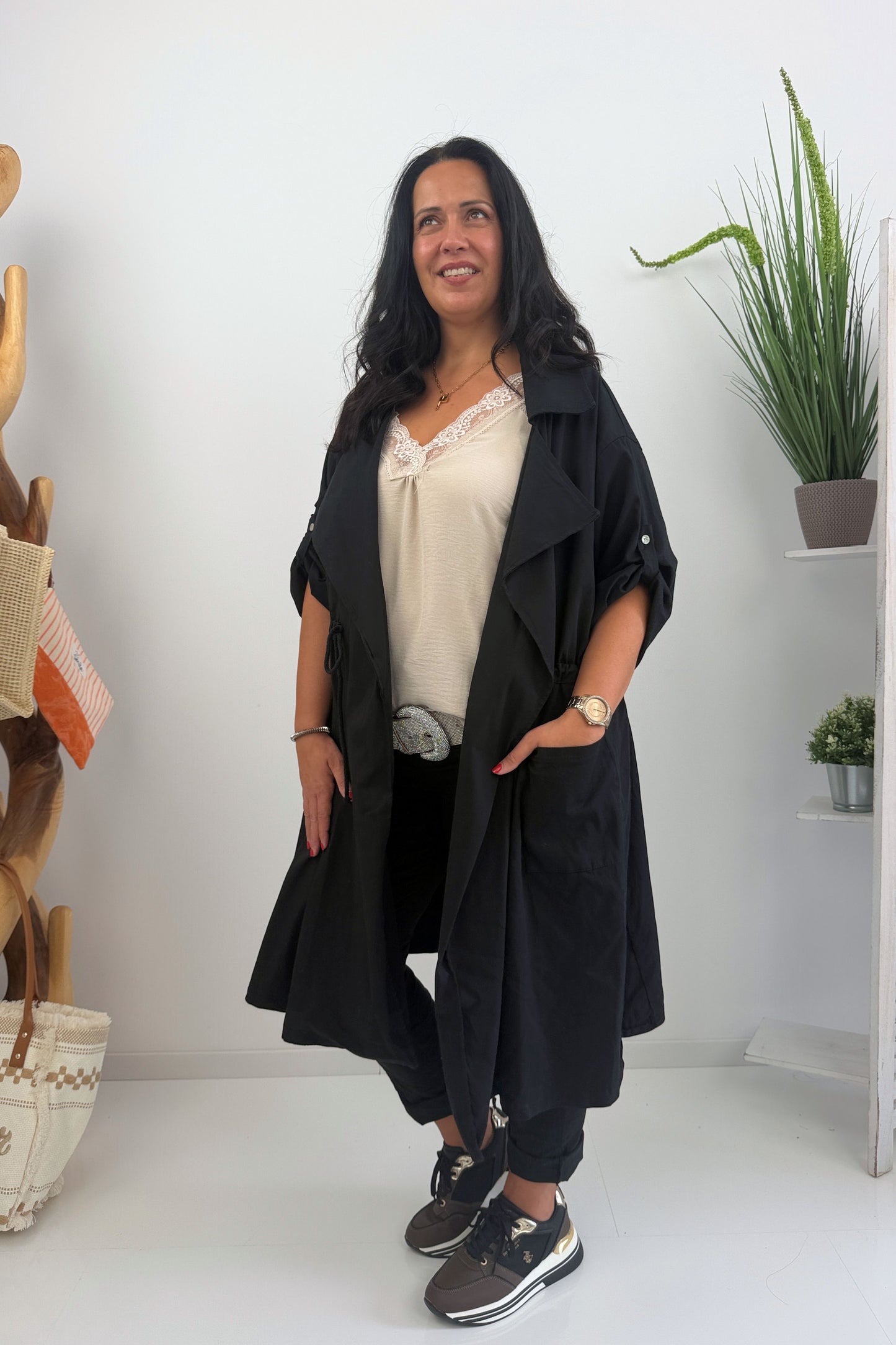 Eleganter Mantel in Schwarz (40-46)
