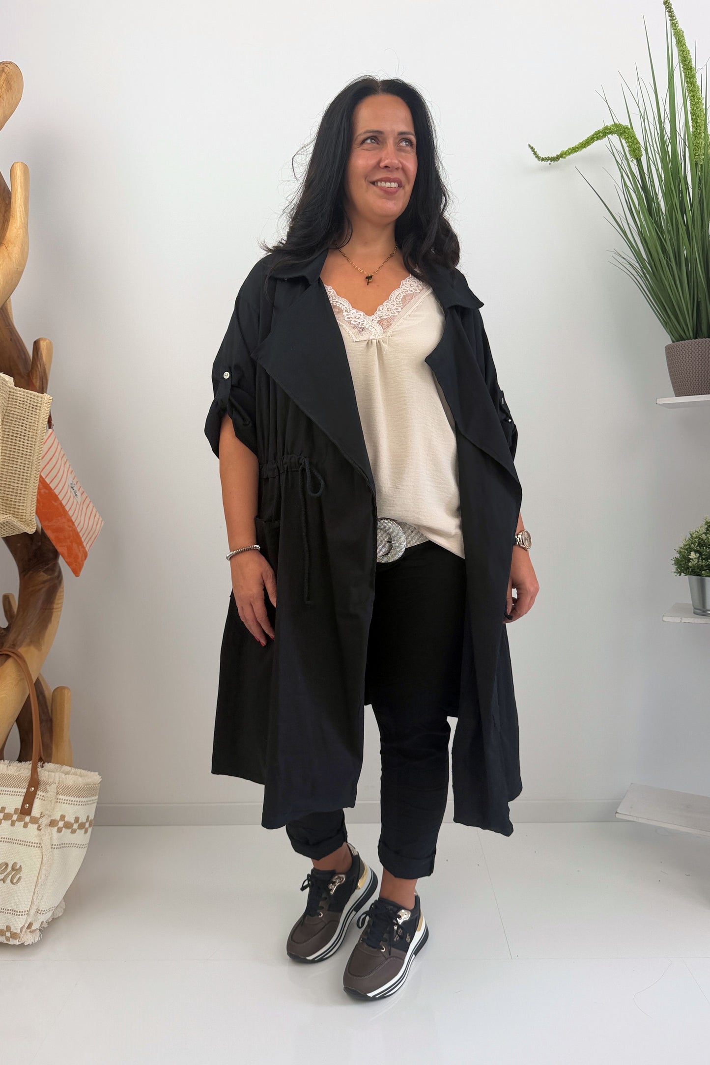 Eleganter Mantel in Schwarz (40-46)