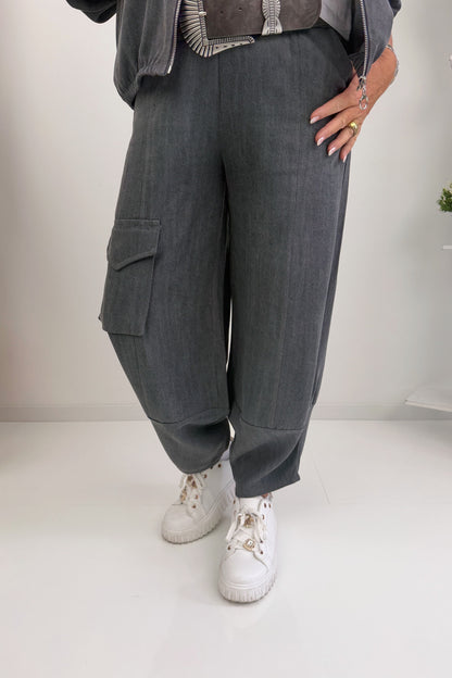 Moderne Hose in Grau (38-42)