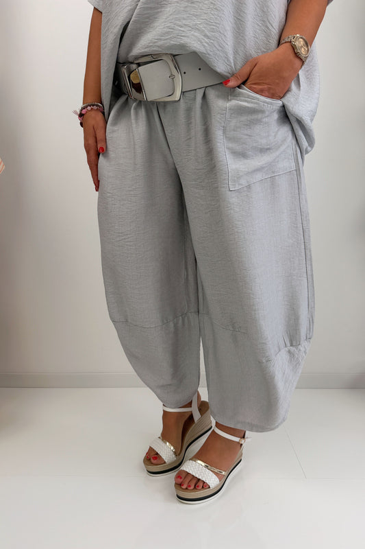 Modische Hose in Grau (44-48)