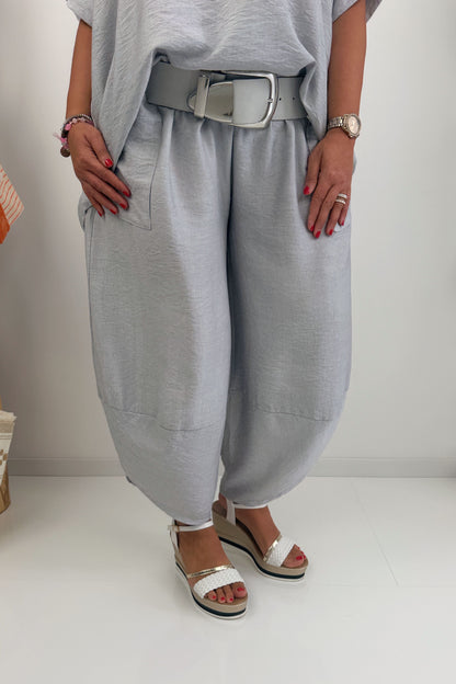 Modische Hose in Grau (44-48)