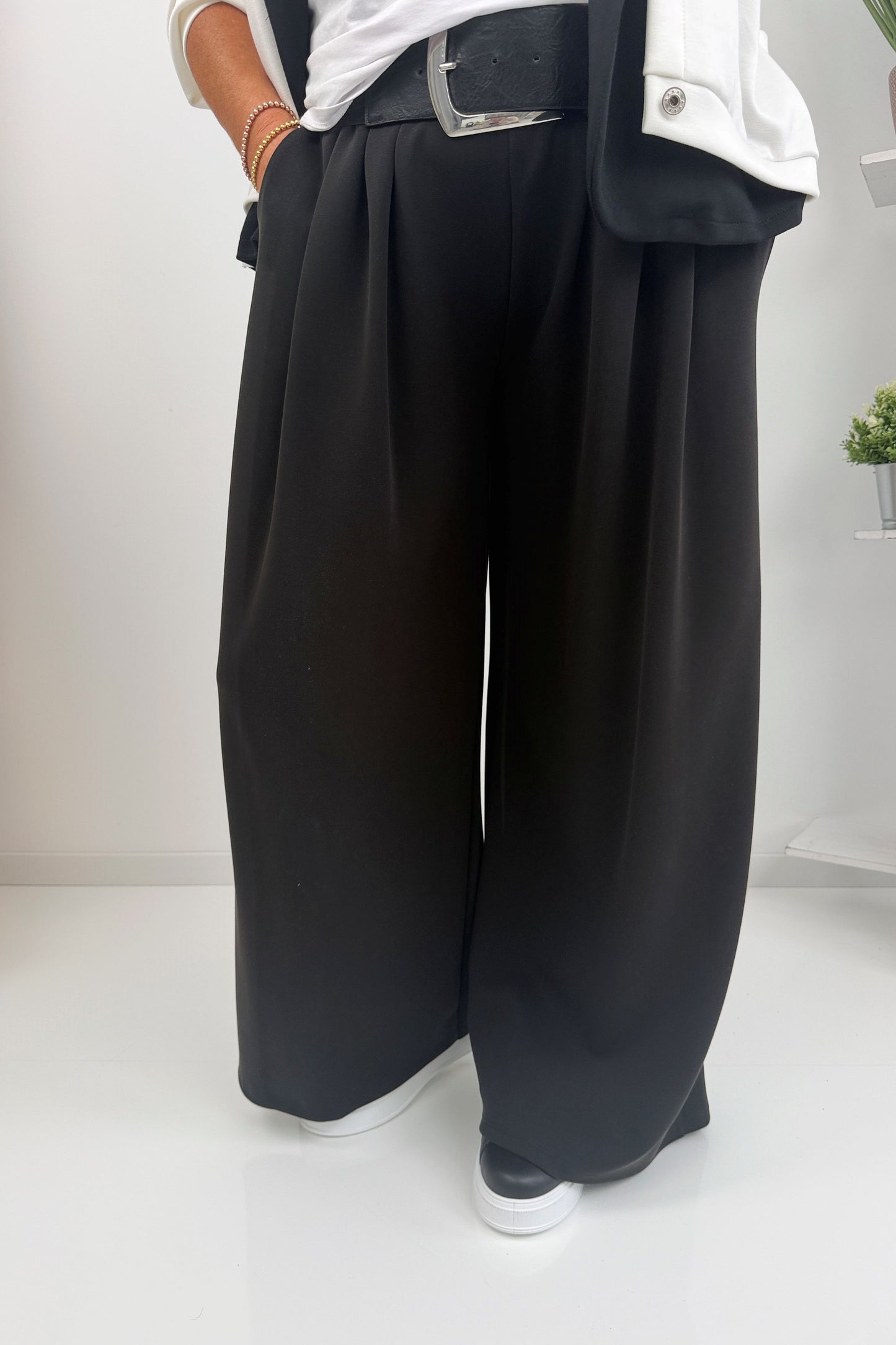 Elegante Hose in Schwarz (38-42)