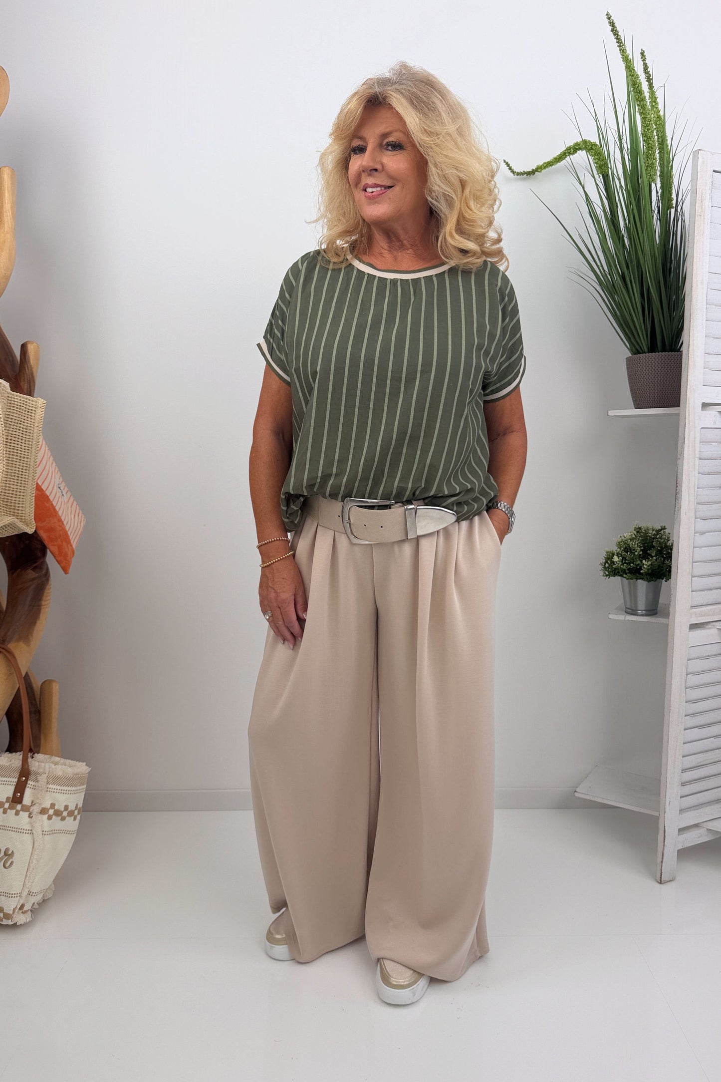 Modernes Shirt in Khaki (38-42)