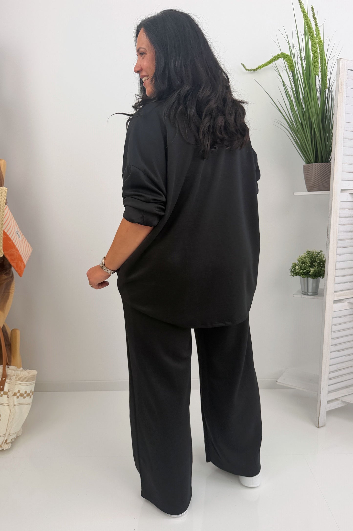 Stilvoller zweiteiliger Anzug in Schwarz Hose und Oberteil (42-46)