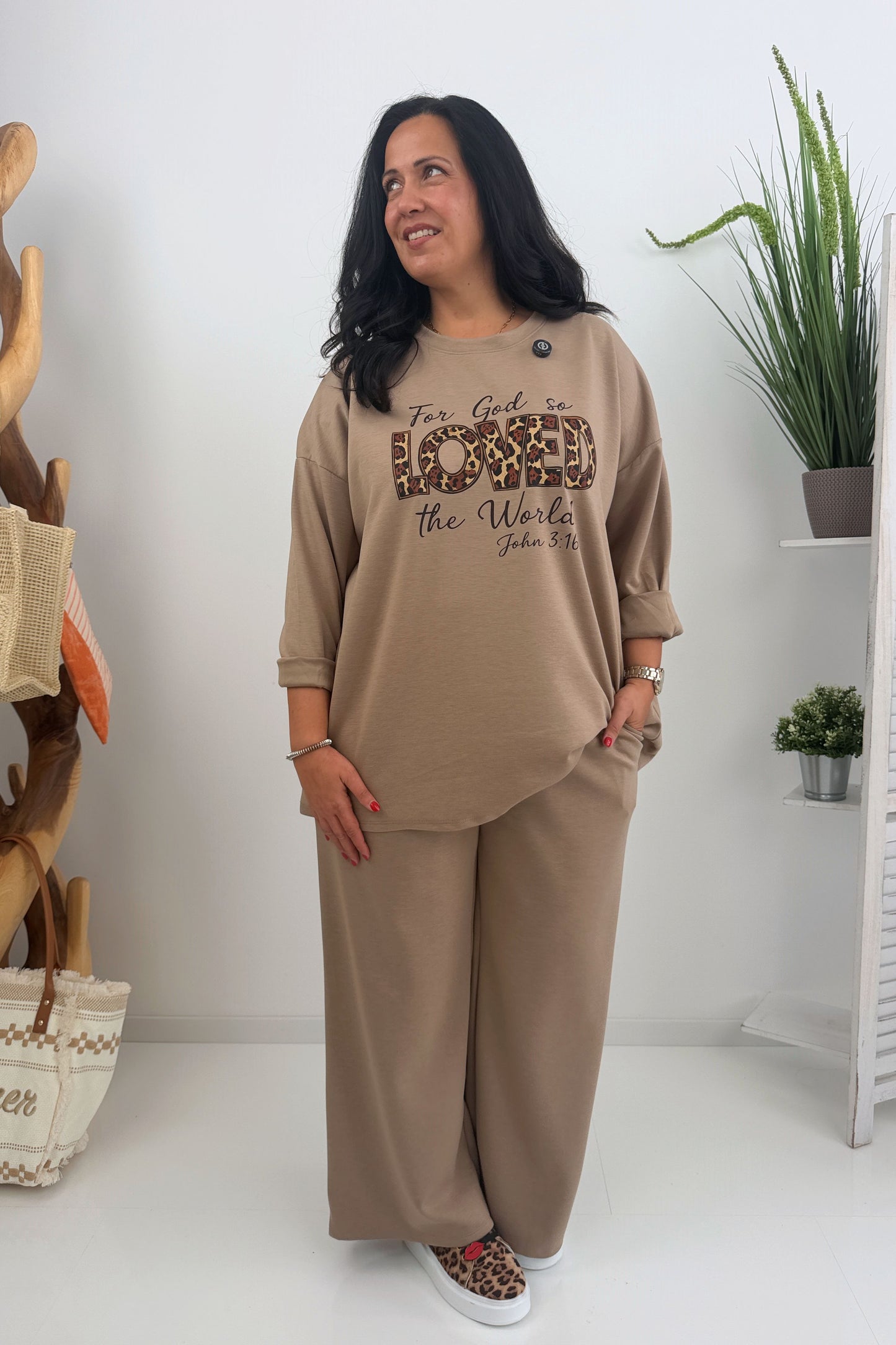 Stilvoller zweiteiliger Anzug in Beige Hose und Oberteil (42-46)