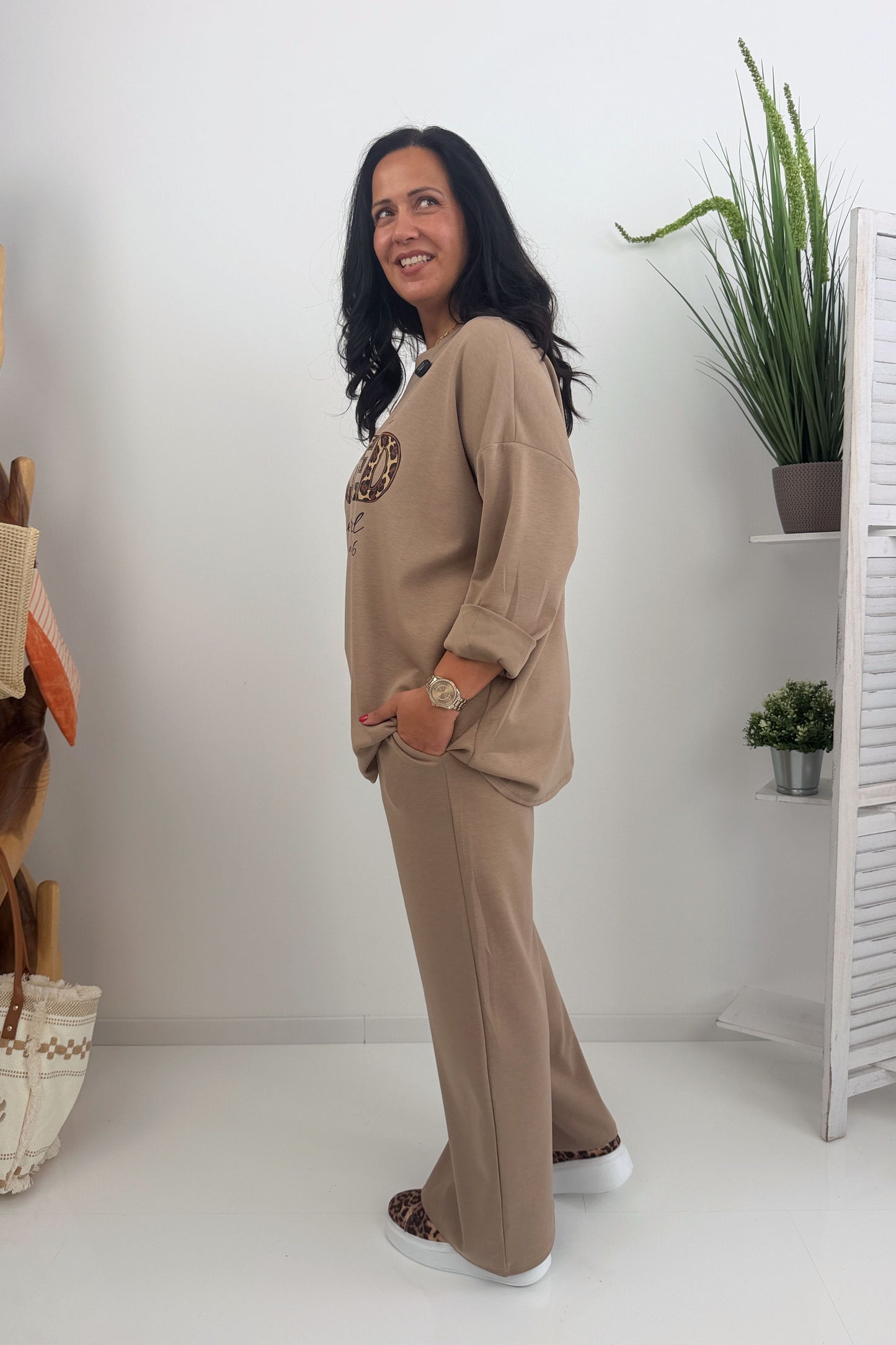 Stilvoller zweiteiliger Anzug in Beige Hose und Oberteil (42-46)