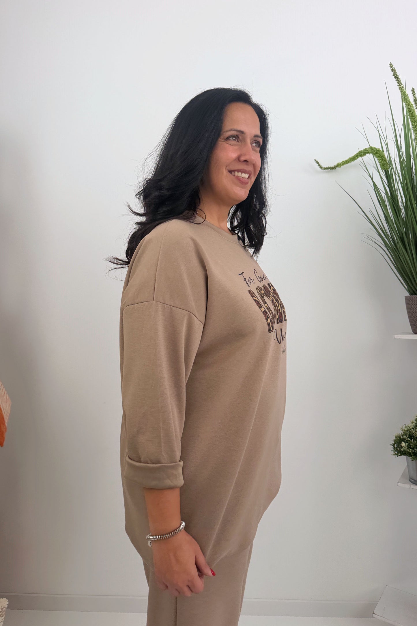 Stilvoller zweiteiliger Anzug in Beige Hose und Oberteil (42-46)
