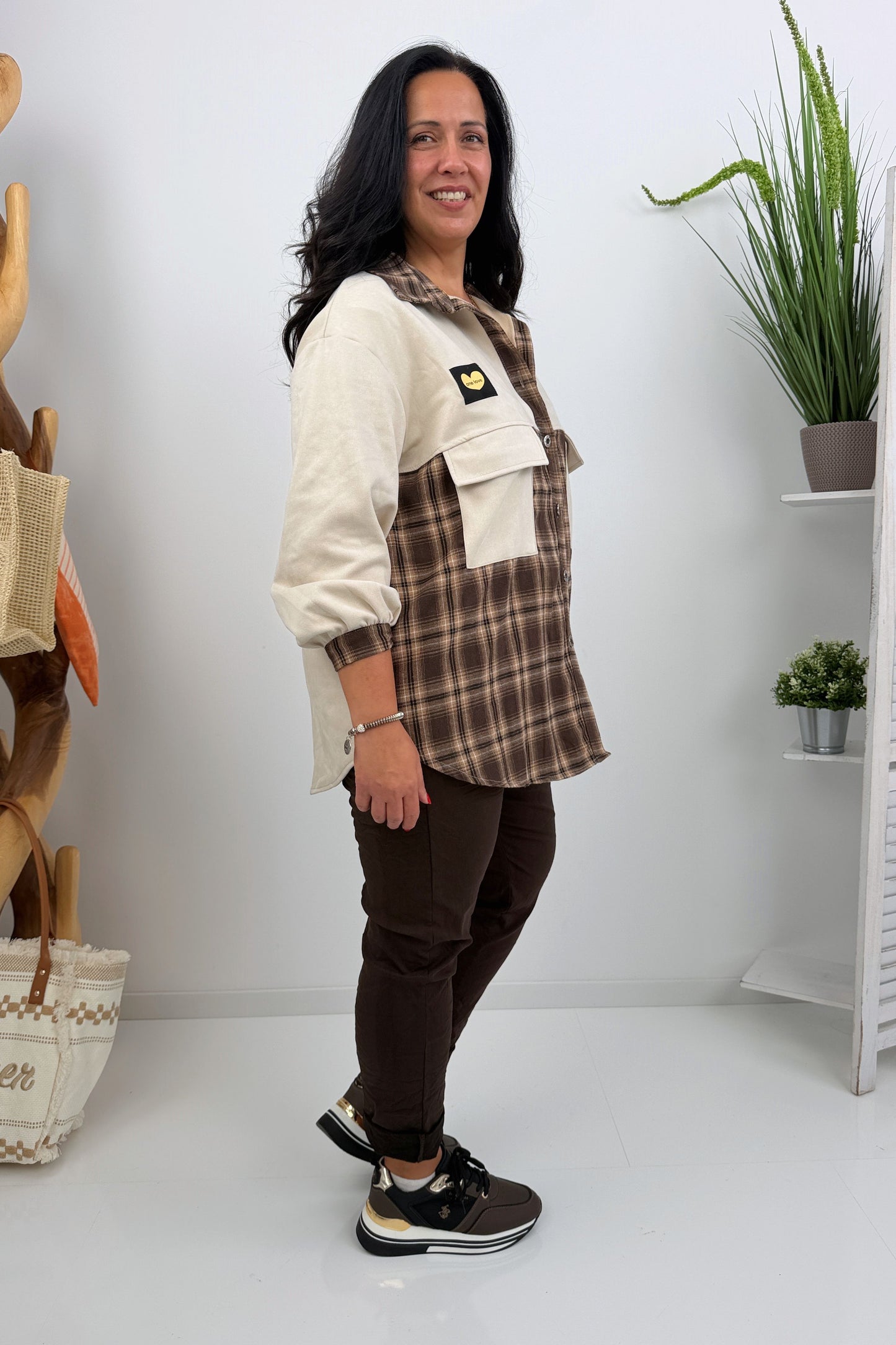 Modische karierte Jacke in Beige (40-46)