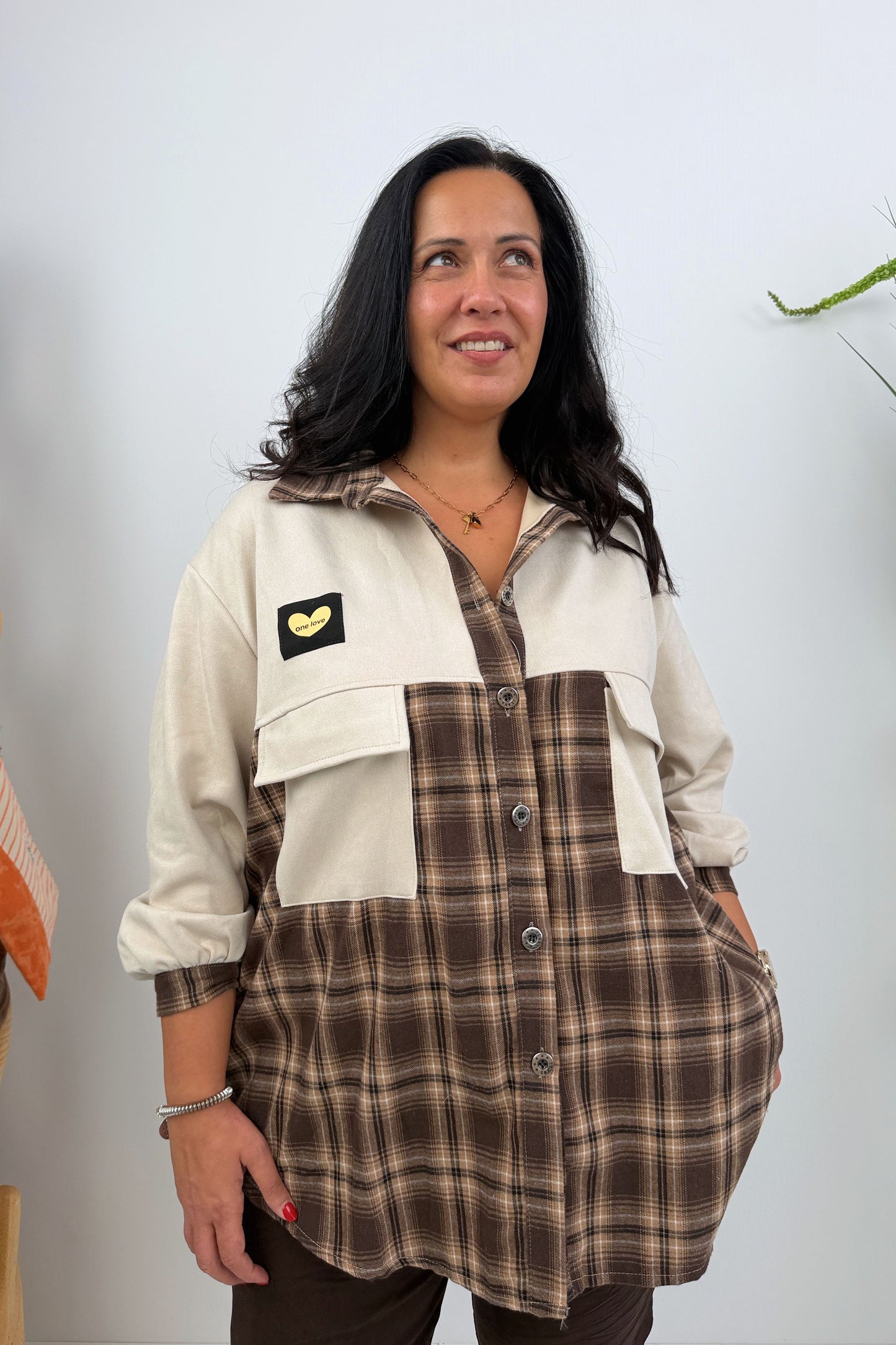 Modische karierte Jacke in Beige (40-46)
