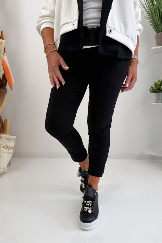 Bequeme Joggpant in Schwarz (38-42/44)