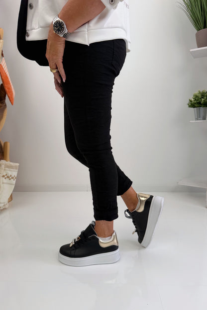 Bequeme Joggpant in Schwarz (38-42/44)