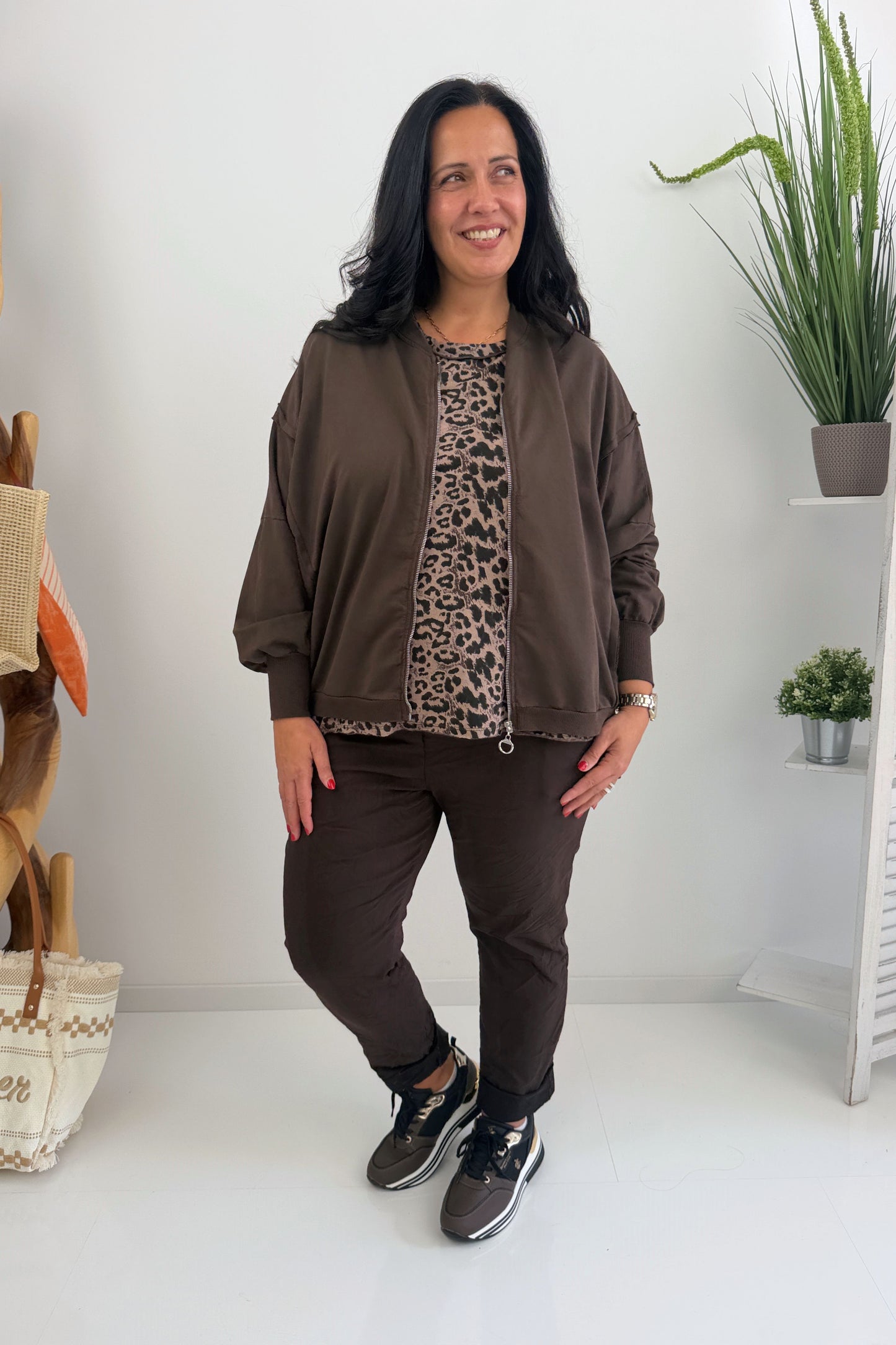 Stylische Sweatjacke in Chocolate (40-44/46)