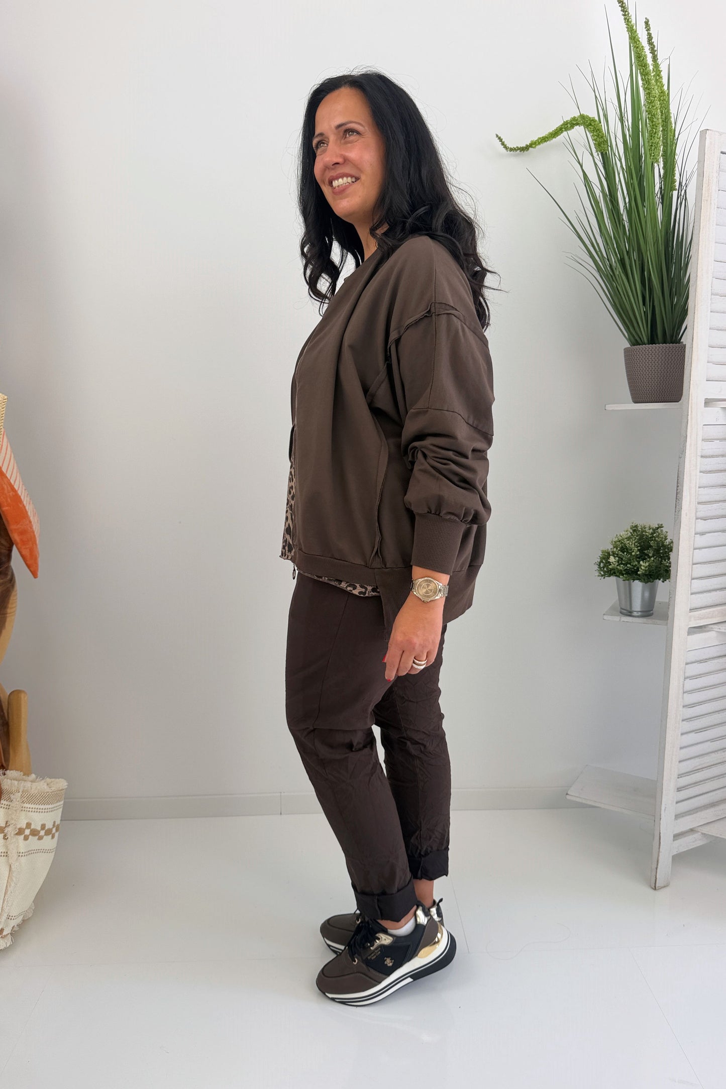 Stylische Sweatjacke in Chocolate (40-44/46)