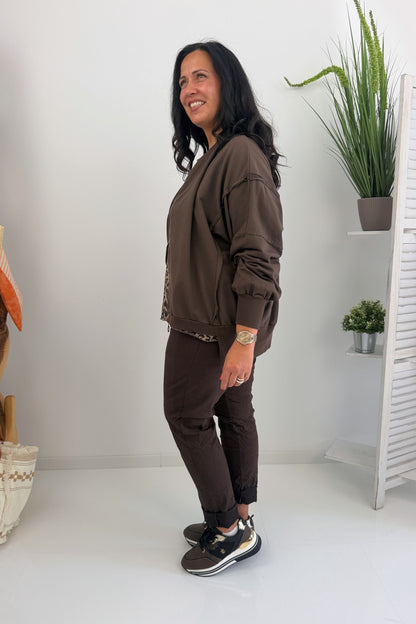 Stylische Sweatjacke in Chocolate (40-44/46)