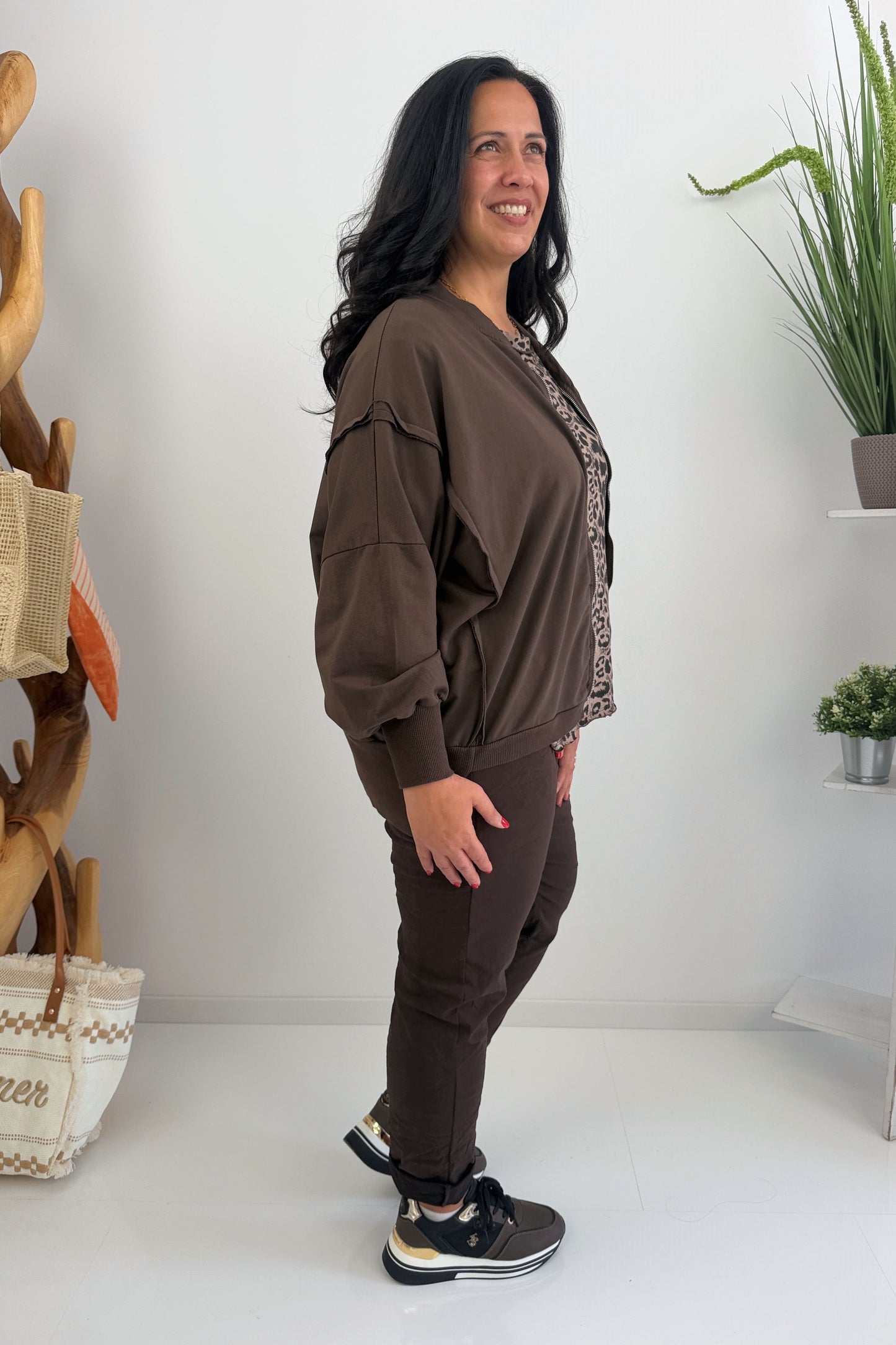 Stylische Sweatjacke in Chocolate (40-44/46)