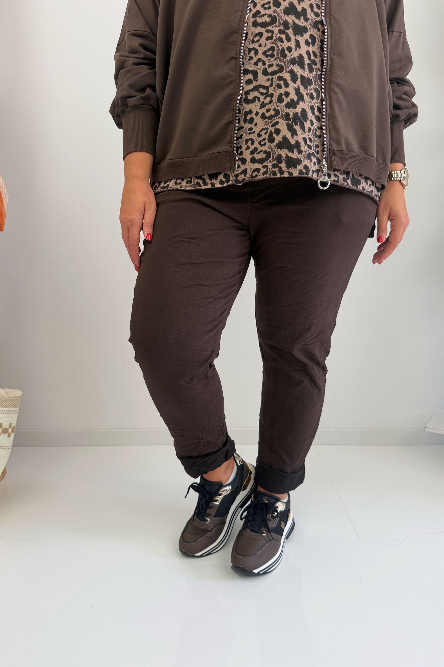 Stylische Sweatjacke in Chocolate (40-44/46)