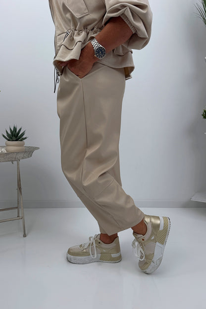 Kunstleder-Hose in elegantem Beige (38-42)