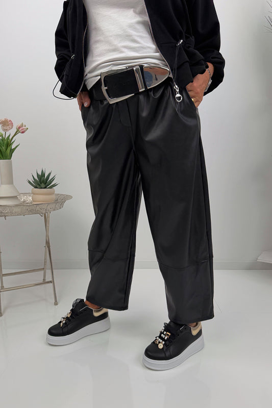 Kunstleder-Hose in elegantem Schwarz (38-42)