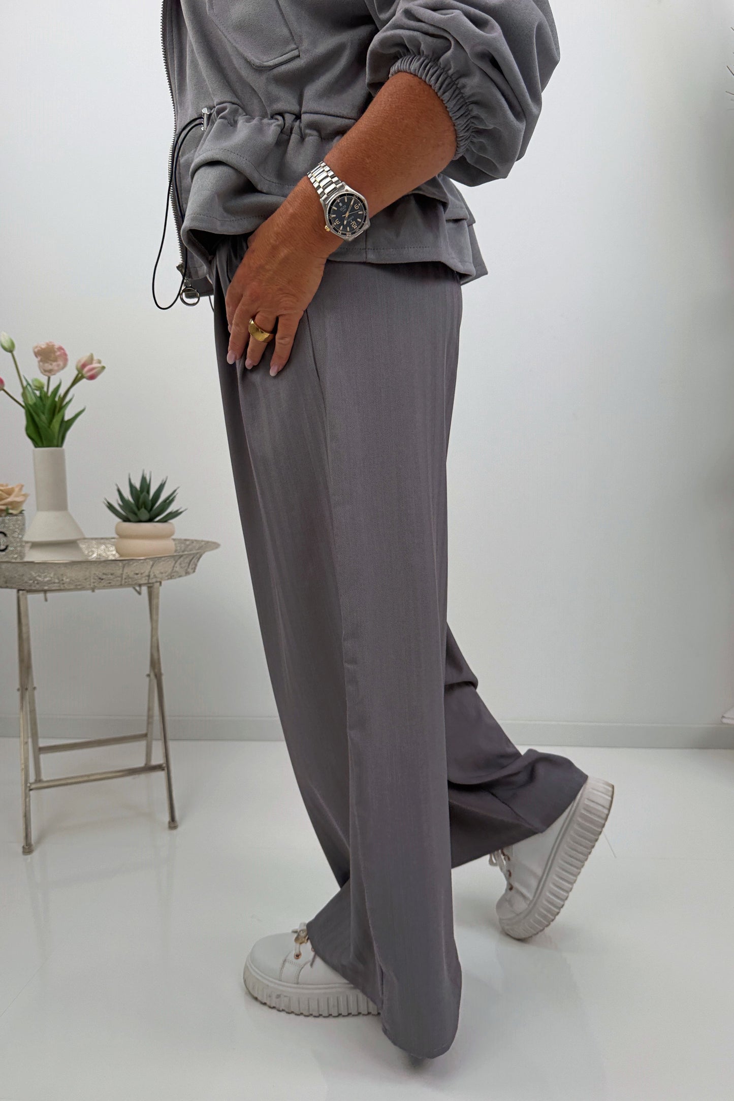 Bequeme Hose in Grau (38-42)