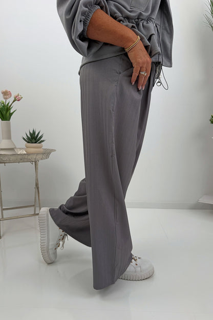 Bequeme Hose in Grau (38-42)