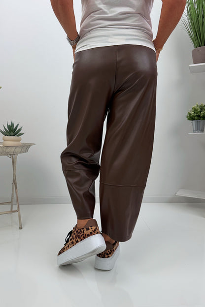 Kunstleder-Hose in elegantem Chocolate (38-42)