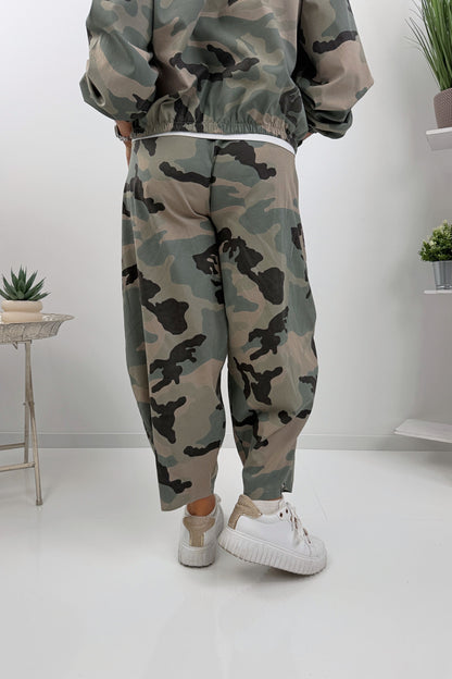 Modische Hose im angesagten Khaki-Camouflage-Look (38-42)