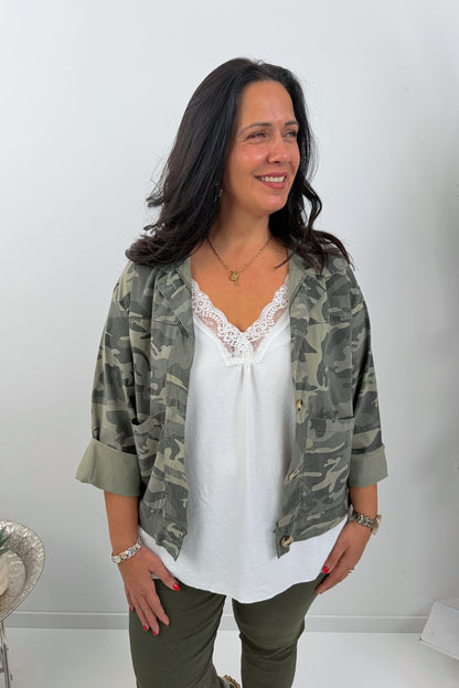 Trendige Jacke im Khaki-Camouflage-Design (38-44)