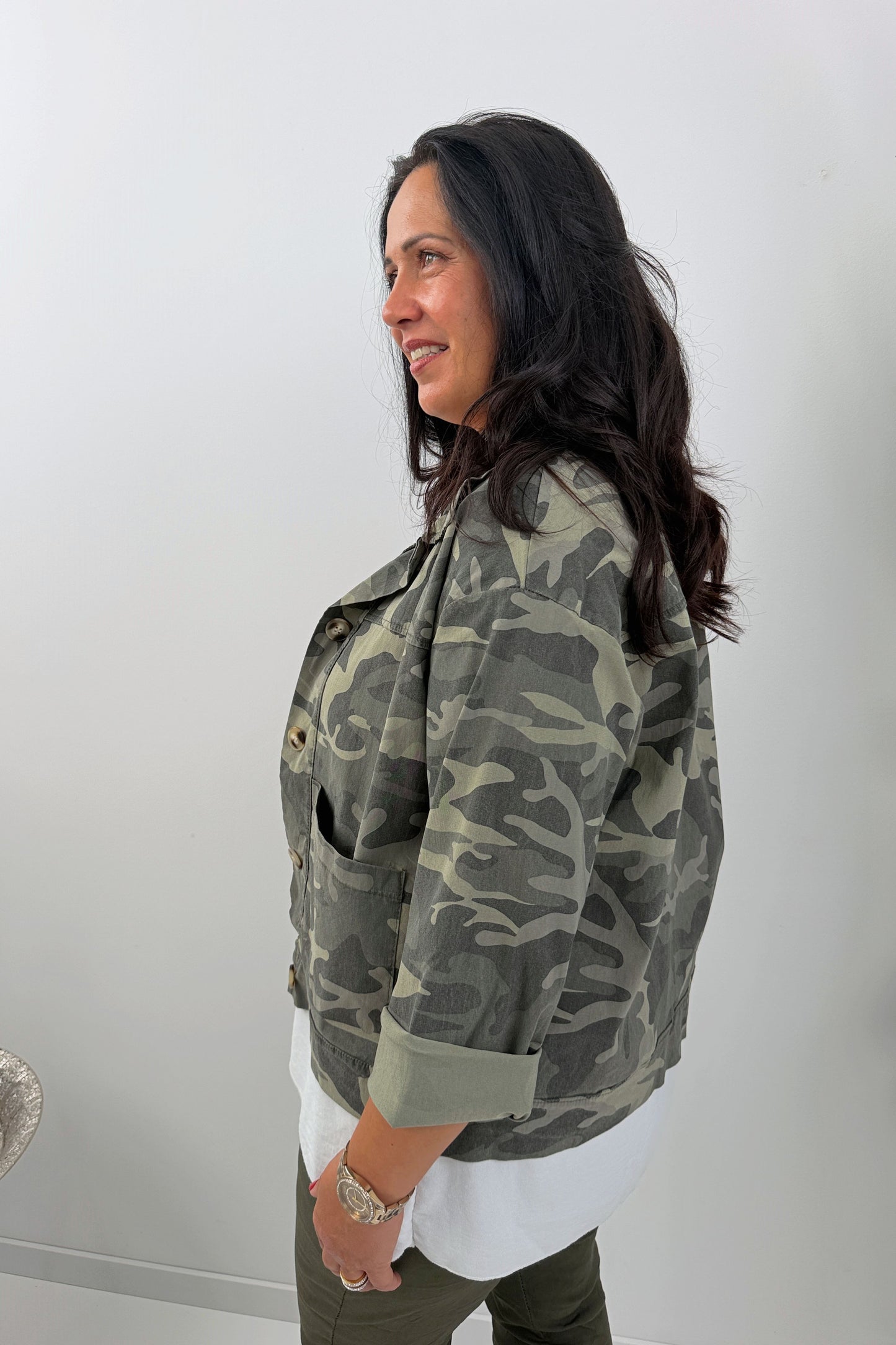 Trendige Jacke im Khaki-Camouflage-Design (38-44)