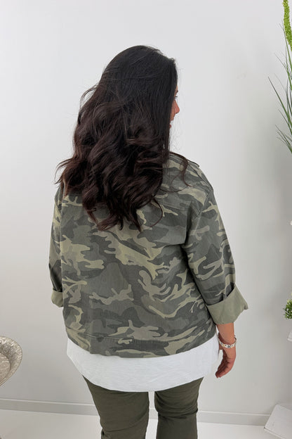 Trendige Jacke im Khaki-Camouflage-Design (38-44)