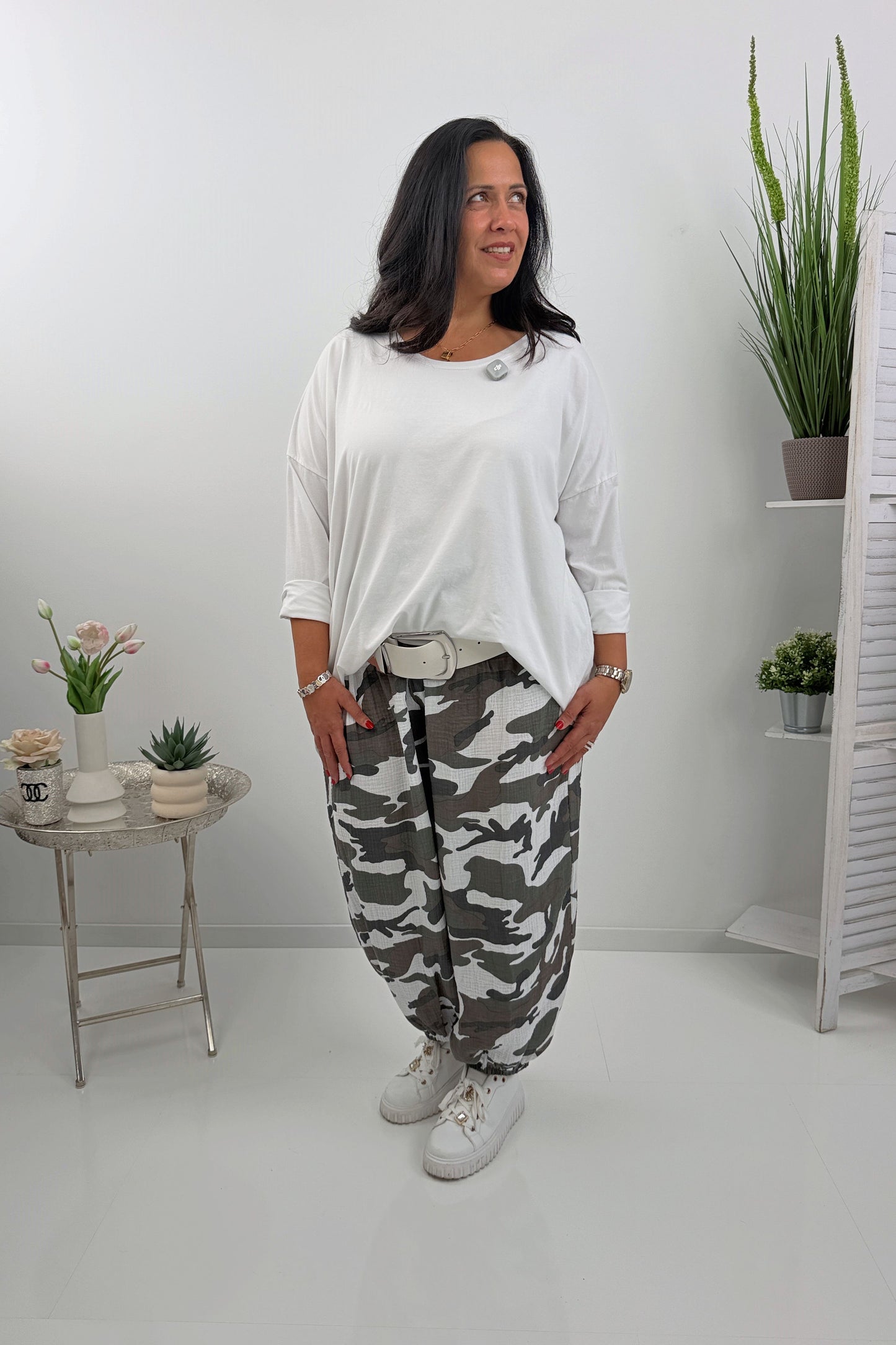 Longshirt in klassischem Weiß mit modernem Schnitt (42-46/48)