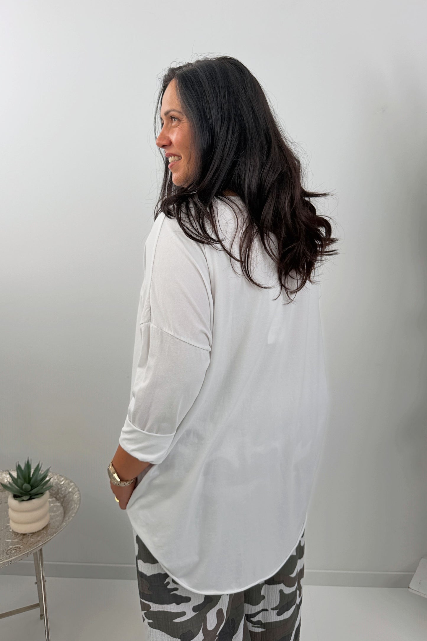 Longshirt in klassischem Weiß mit modernem Schnitt (42-46/48)