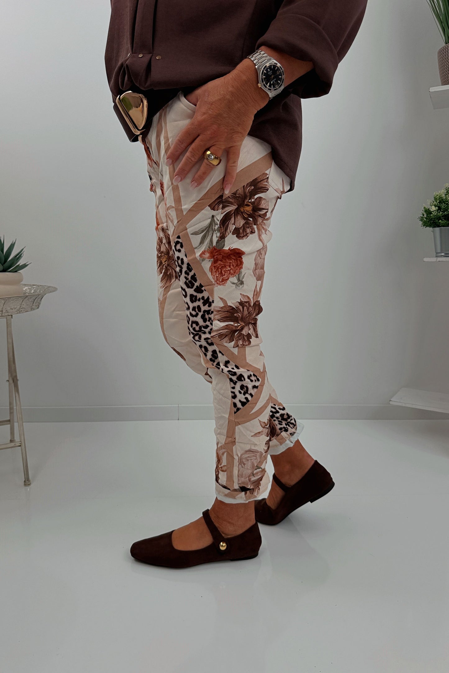 Joggpant im außergewöhnlichen Creme-Bunt-Design (38-42)
