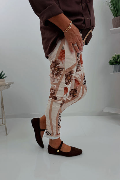 Joggpant im außergewöhnlichen Creme-Bunt-Design (38-42)