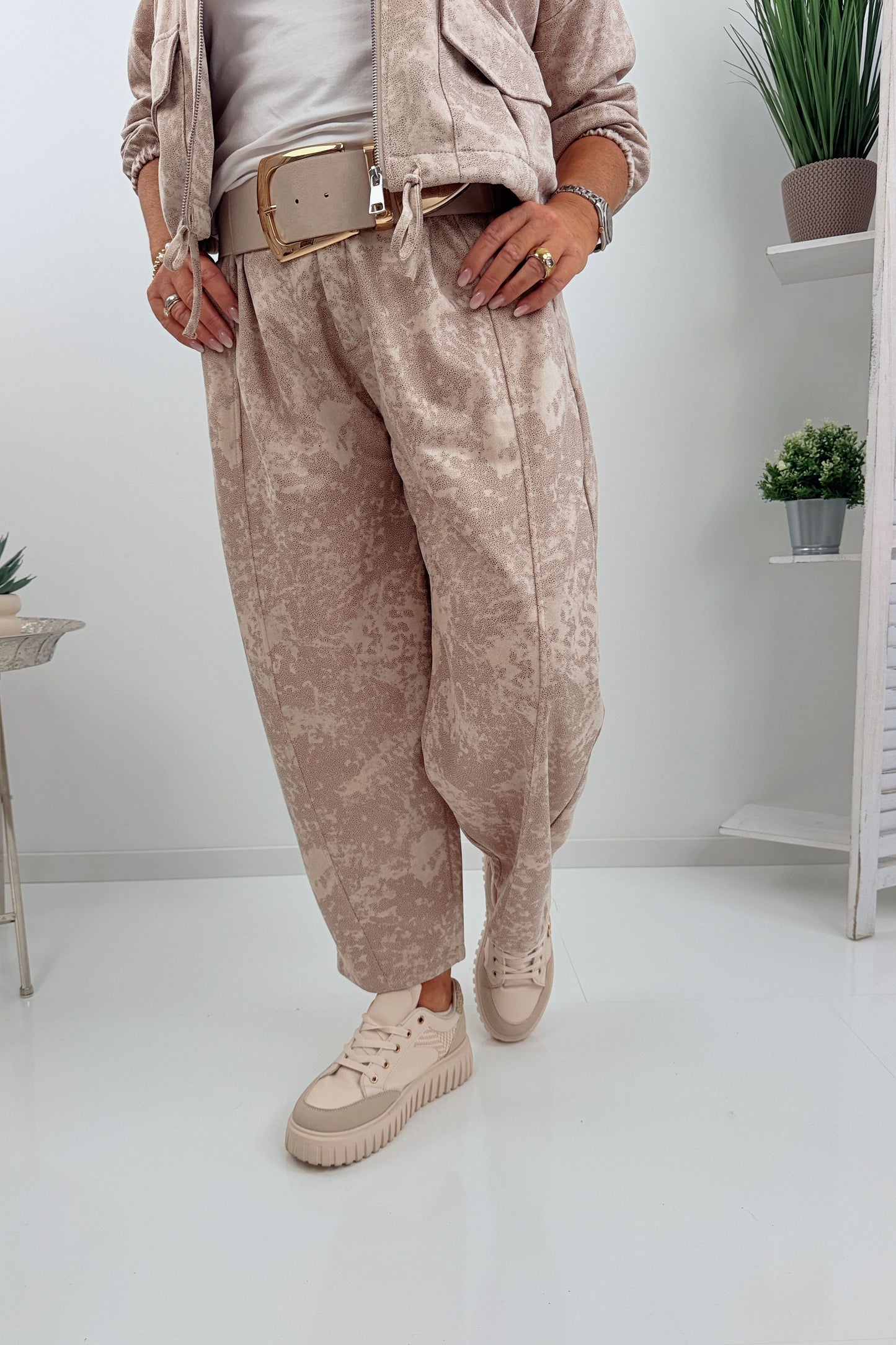 Stilvolle elegante Hose in Beige (38-42)
