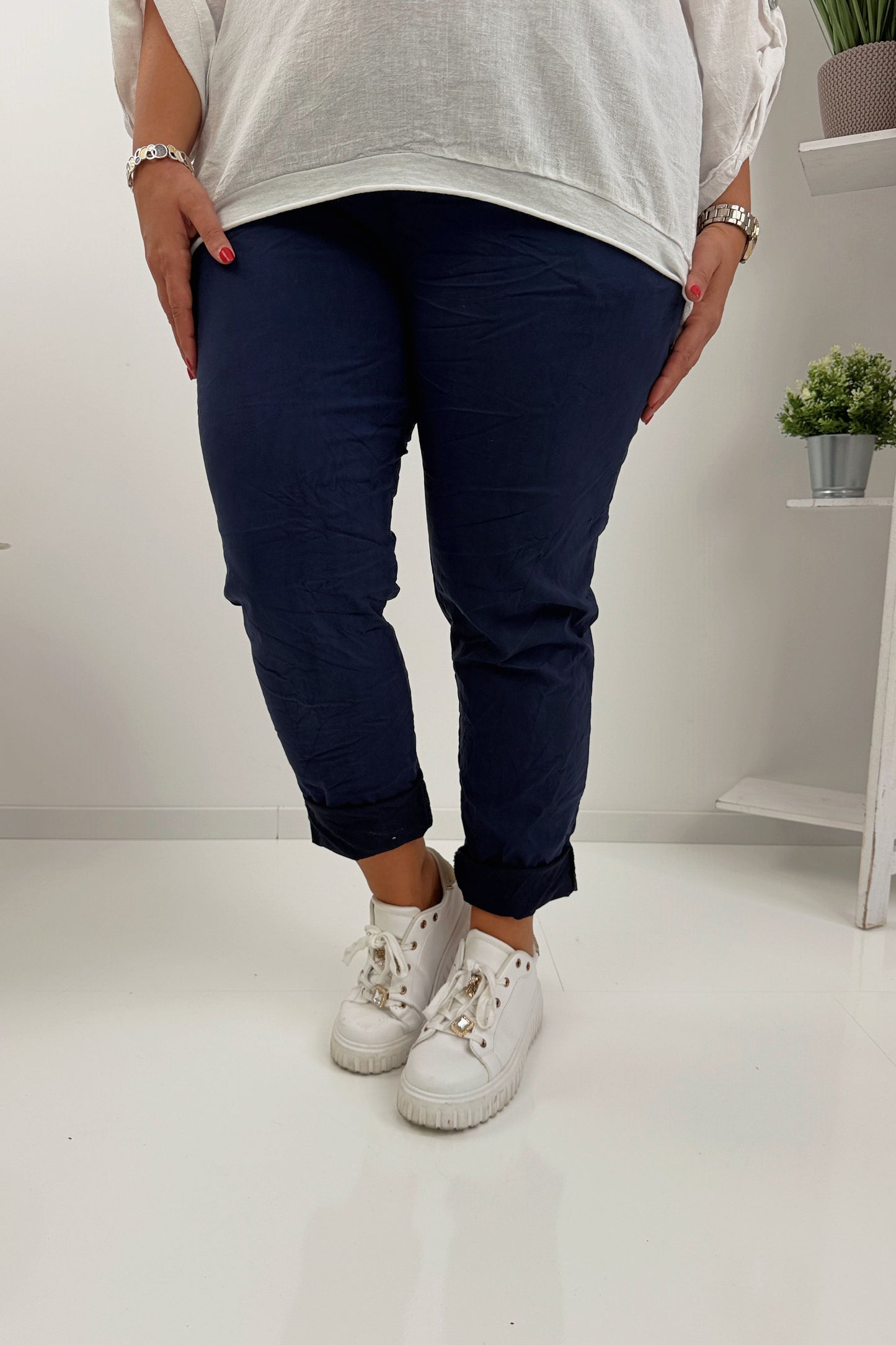 Klassische Joggpant in Marine (42-46/48)