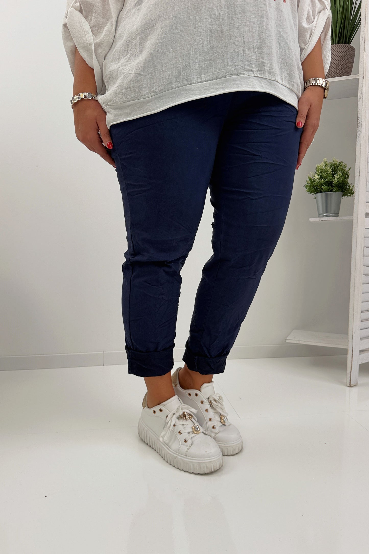Klassische Joggpant in Marine (42-46/48)