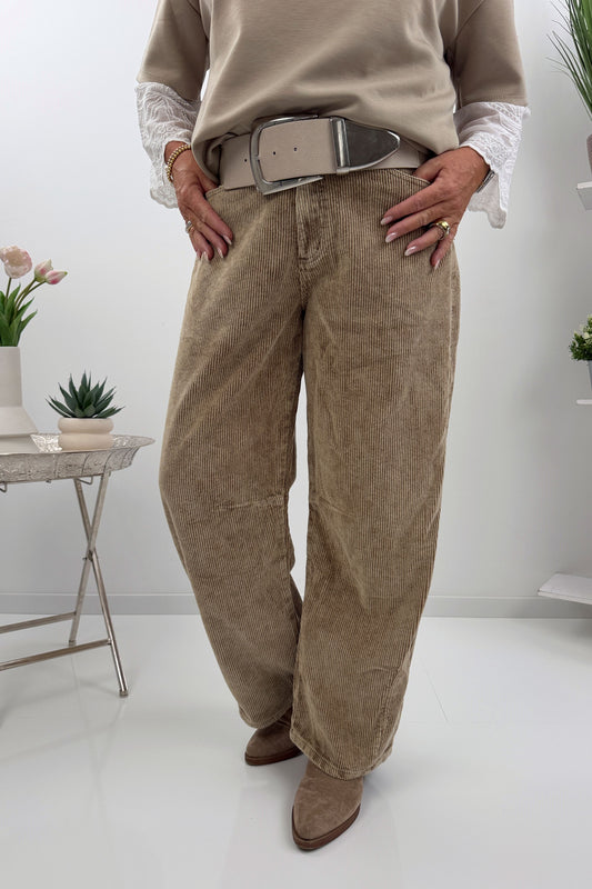 Modische Cordhose (38-42) RESTOCK: Lieferdatum ca. 12.08.2026