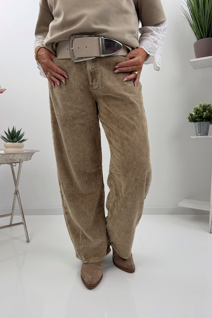 Modische Cordhose (38-42)