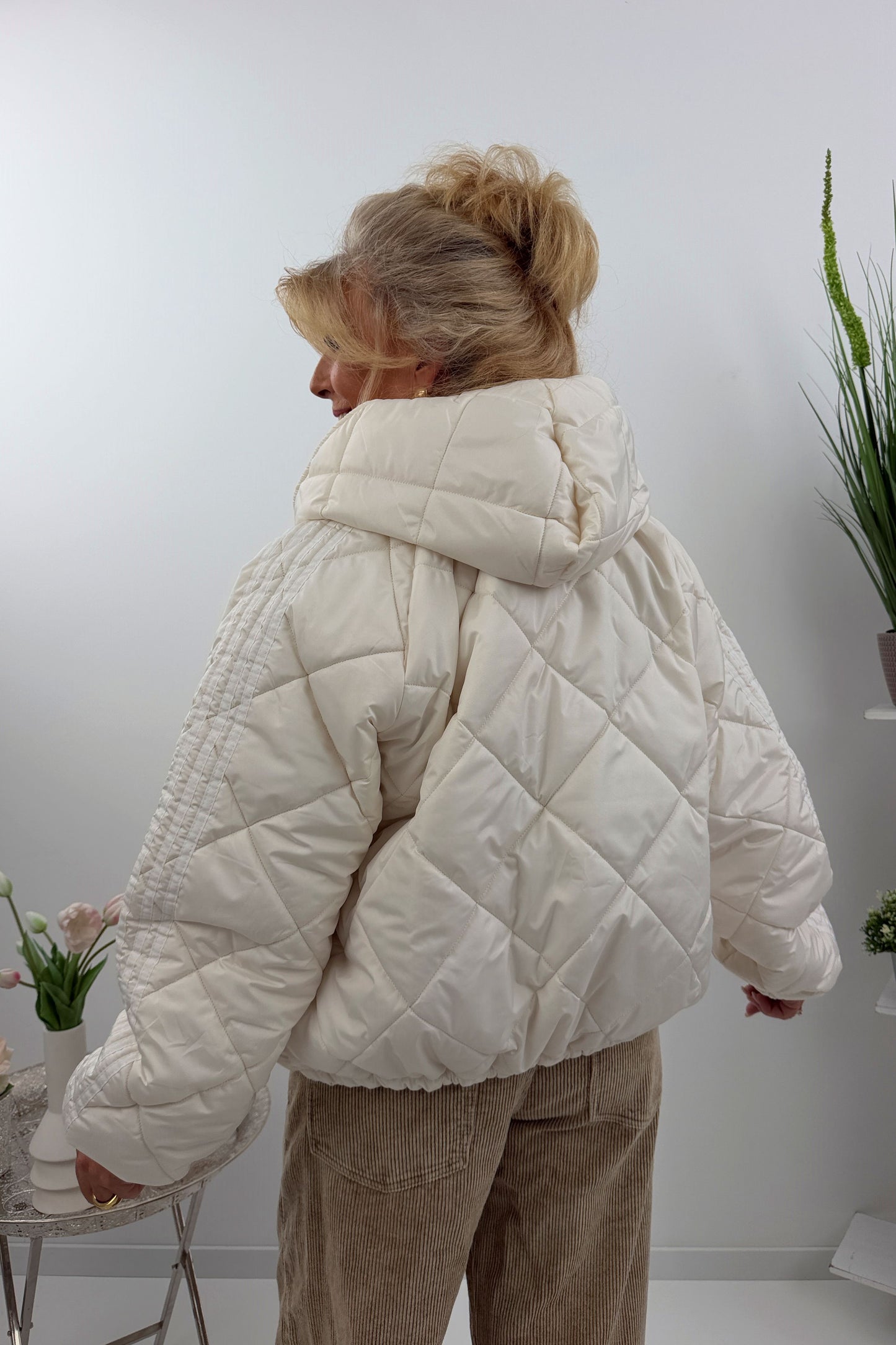 Stylische Steppjacke in Ecru (38-44)