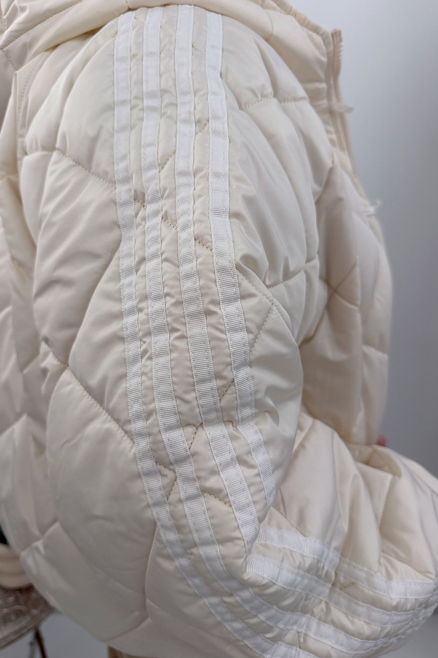 Stylische Steppjacke in Ecru (38-44)