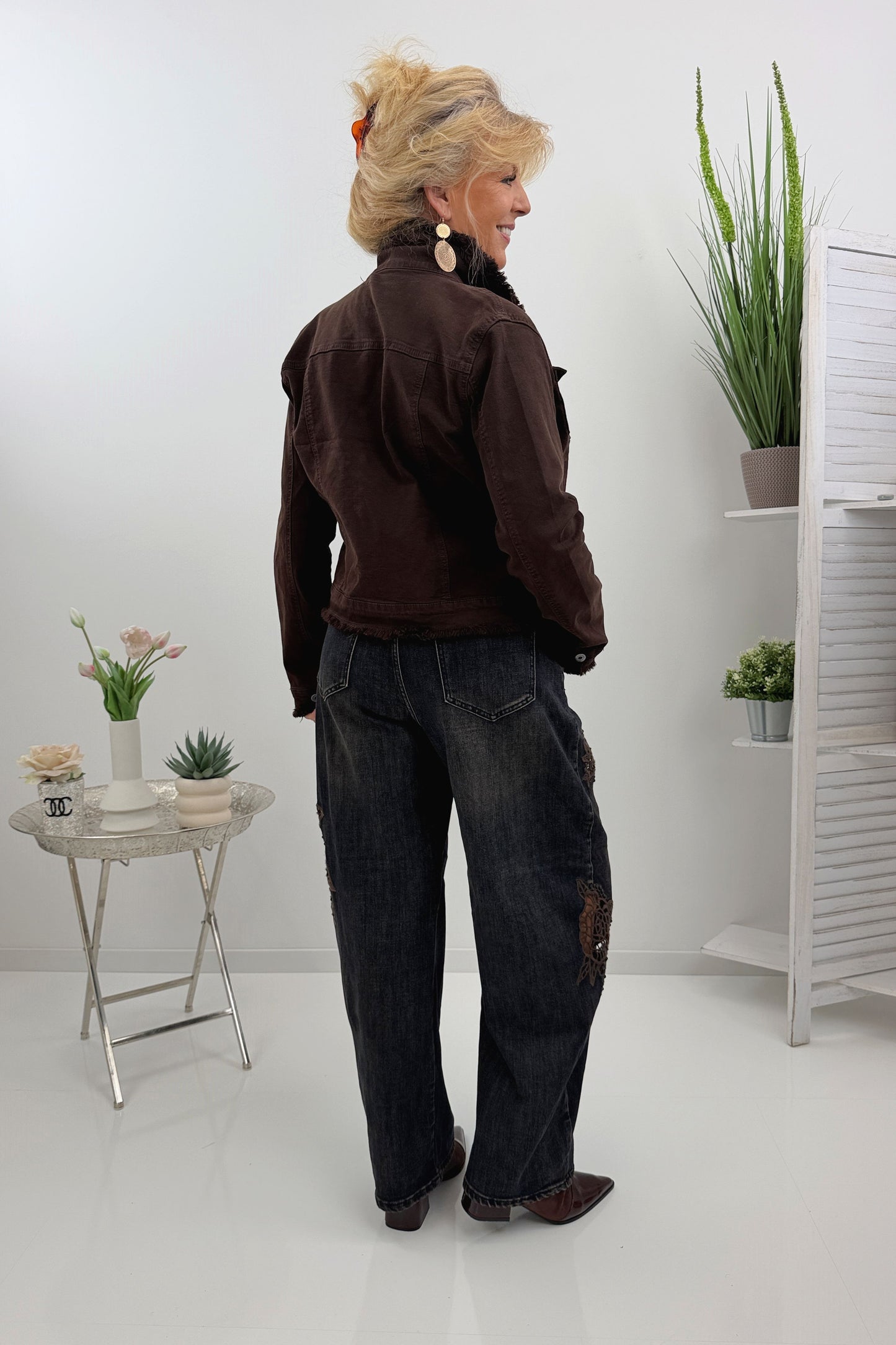 Schicke Jeansjacke in Schokofarben (40-44)