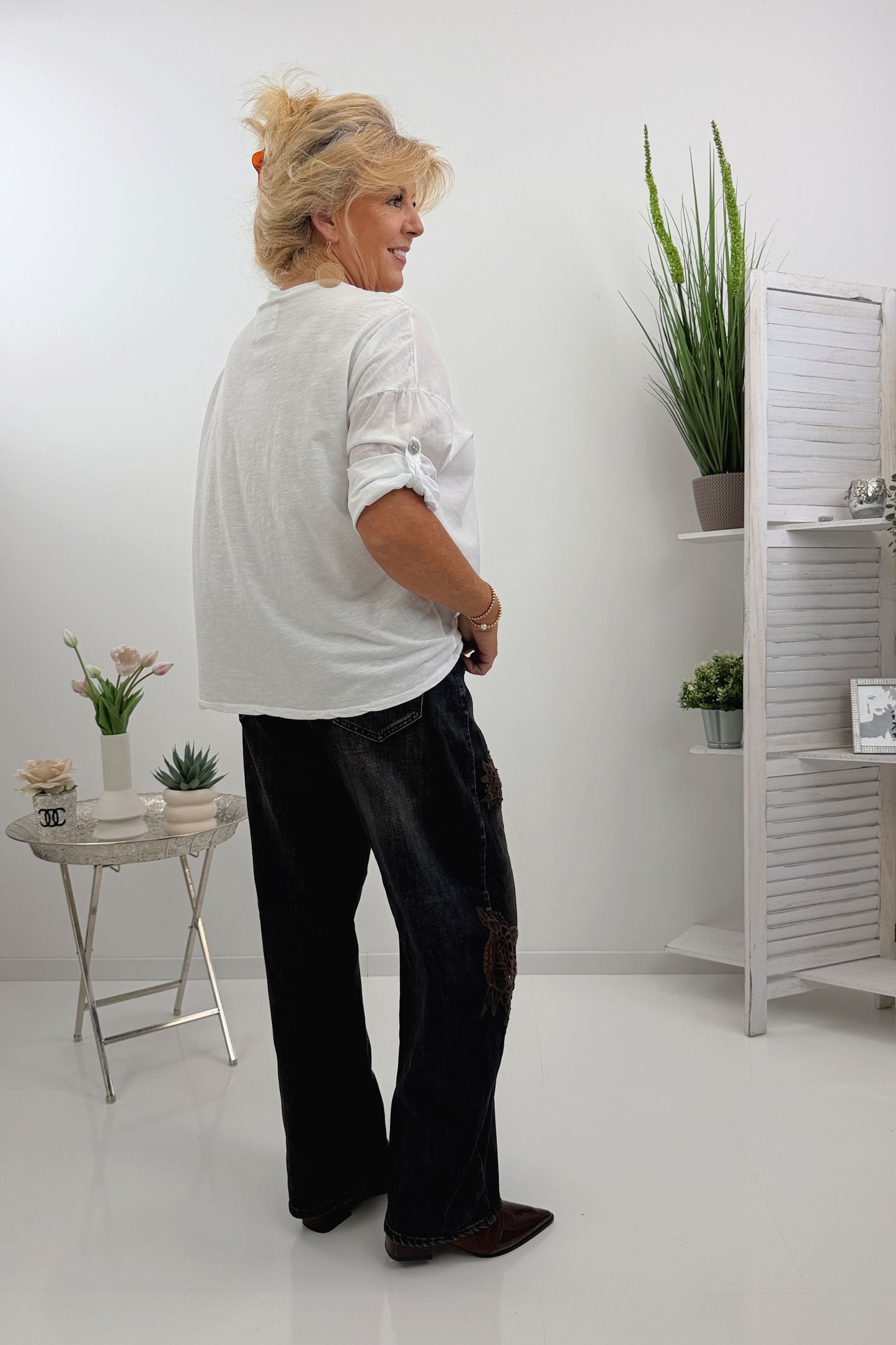 Modernes Shirt in Weiß und Schokofarben (38-44)