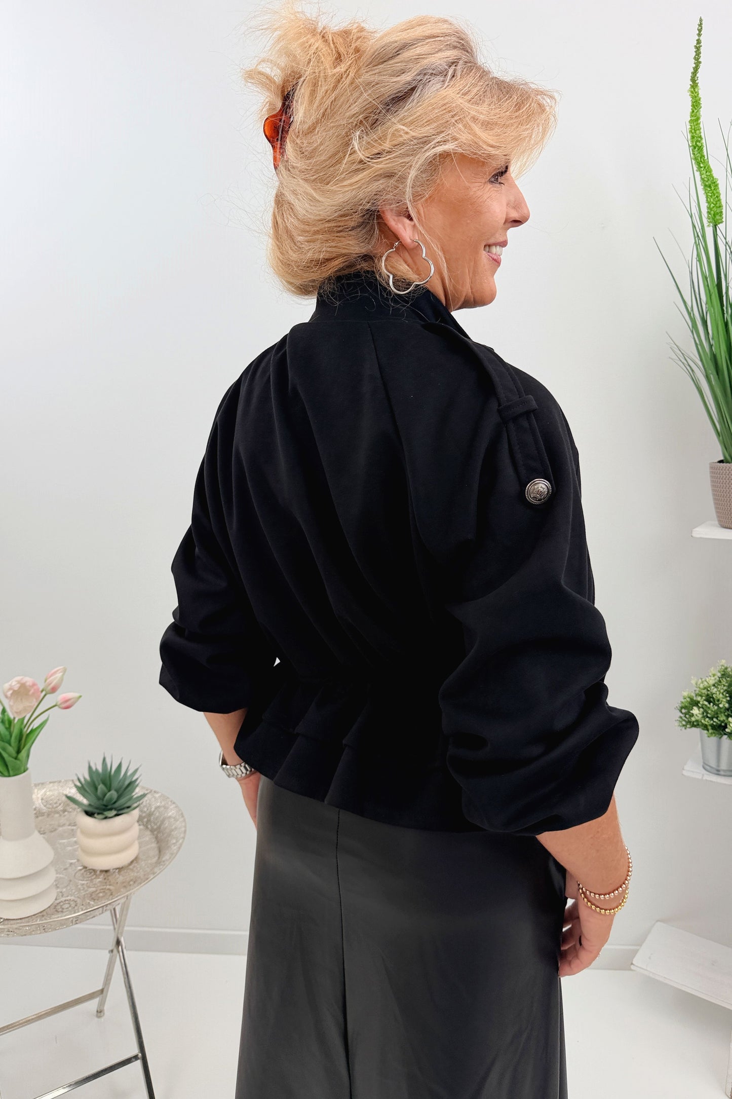 Moderner Blazer in Schwarz (38-42/44)