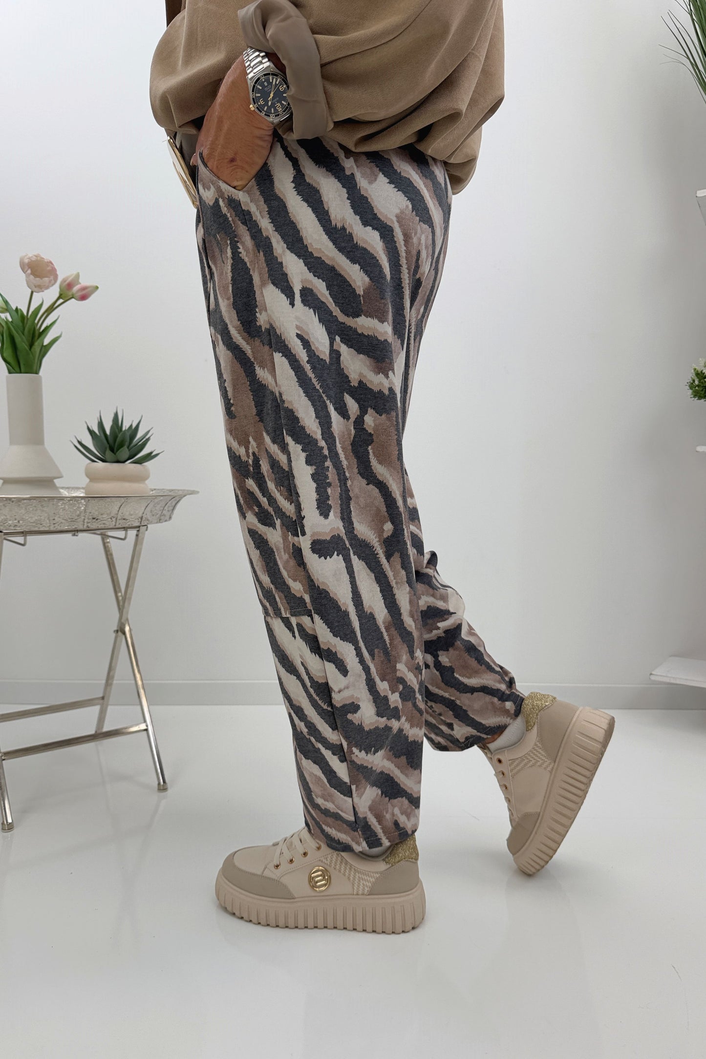 Moderne Hose im Zebralook (40-42/44)