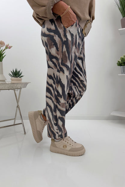 Moderne Hose im Zebralook (40-42/44)