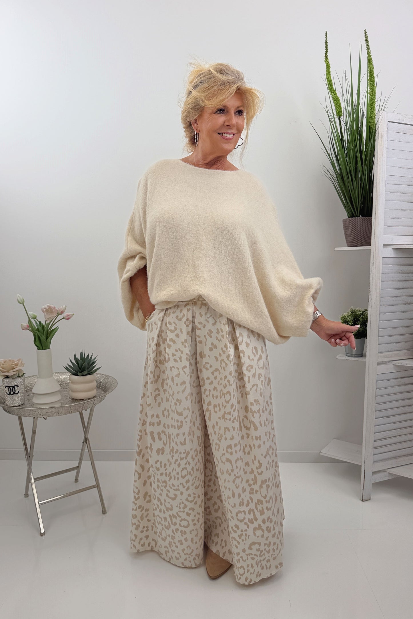 Moderner Pullover in Beige (38-46)