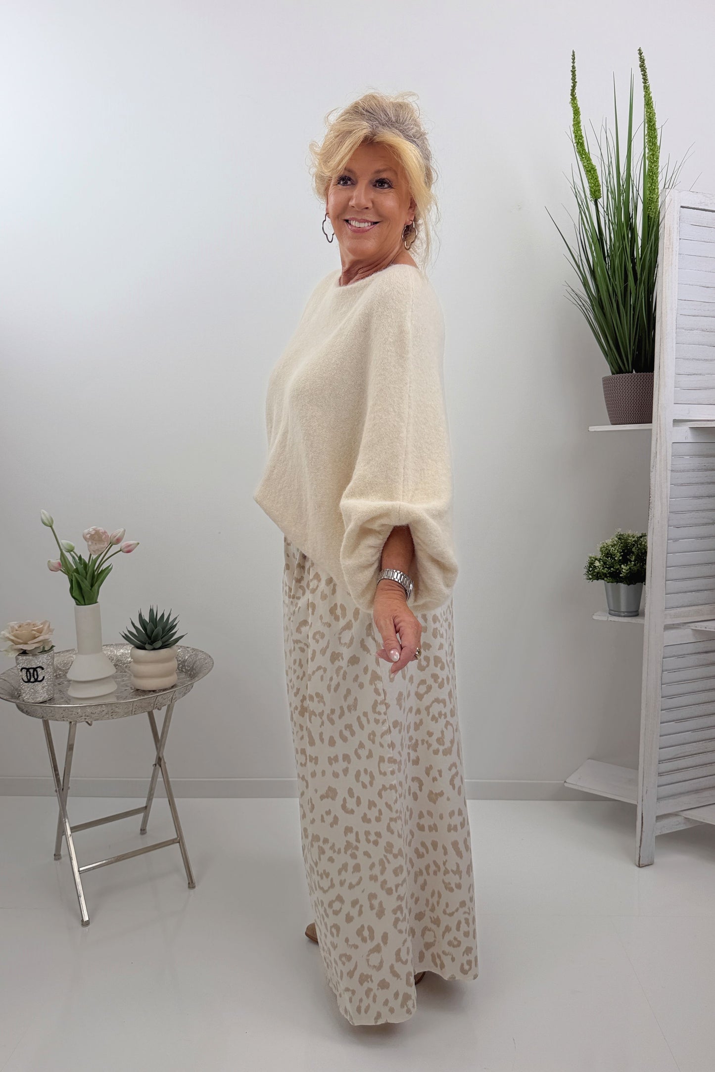 Moderner Pullover in Beige (38-46)