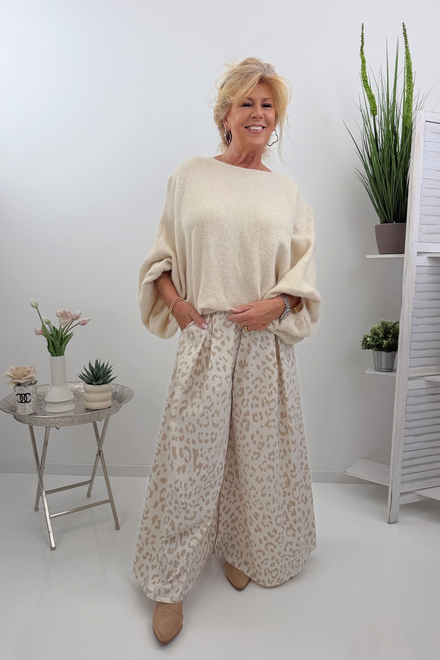 Moderner Pullover in Beige (38-46)