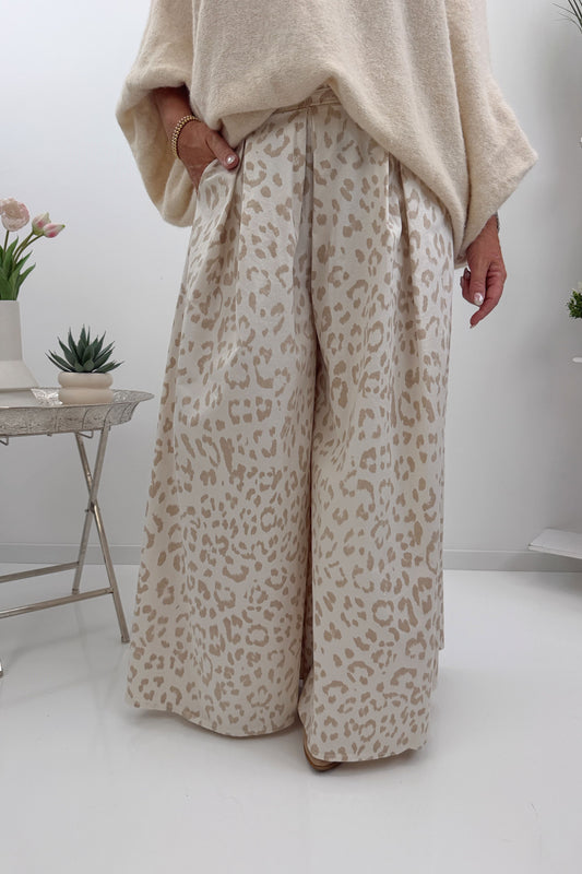 Moderne Palazzohose in Creme-Beige im Leopardenlook (36-40)