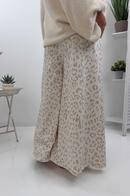 Moderne Palazzohose in Creme-Beige im Leopardenlook (36-40)